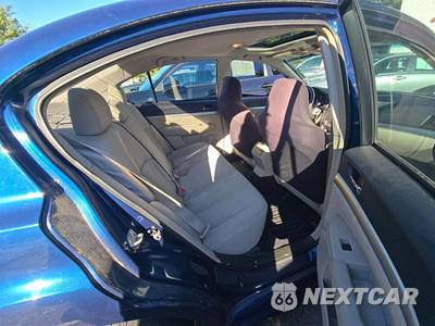 2011 Subaru Legacy 2.5i Premium w/All Weather Pkg & Power Moonroof - zdjęcie 16 z 34 - miniatura
