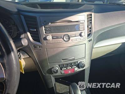 2011 Subaru Legacy 2.5i Premium w/All Weather Pkg & Power Moonroof - zdjęcie 10 z 34 - miniatura