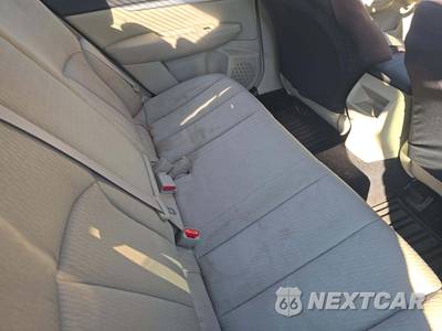 2011 Subaru Legacy 2.5i Premium w/All Weather Pkg & Power Moonroof - zdjęcie 23 z 34 - miniatura