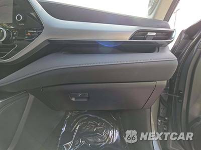 2026 Toyota Highlander Hybrid Platinum - zdjęcie 17 z 33 - miniatura