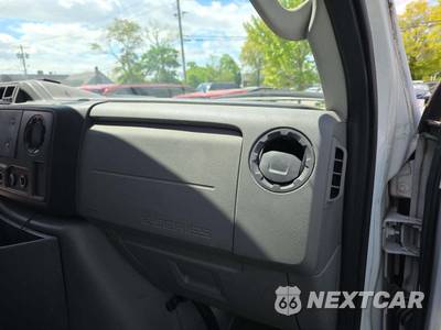 2010 Ford E-150 Commercial Cargo Van 138.0" WB - zdjęcie 19 z 23 - miniatura