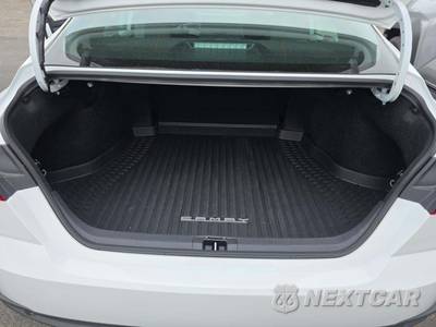 2025 Toyota SE - zdjęcie 14 z 22 - miniatura