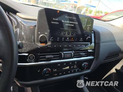 2023 Nissan Pathfinder SL - zdjęcie 10 z 21 - miniatura
