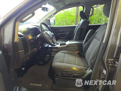 2015 Nissan TITAN SV Crew Cab Short Bed - zdjęcie 6 z 22 - miniatura