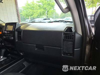 2015 Nissan TITAN SV Crew Cab Short Bed - zdjęcie 19 z 22 - miniatura