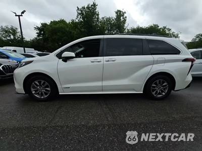 2021 Toyota Sienna XLE 8-Passenger 120.5" WB - zdjęcie 3 z 31 - miniatura