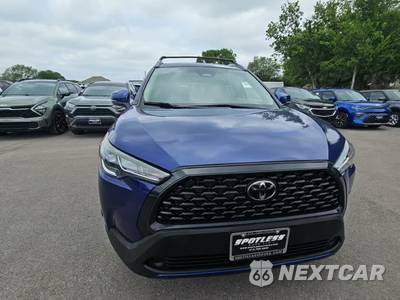 2024 Toyota Corolla Cross LE - zdjęcie 2 z 32 - miniatura