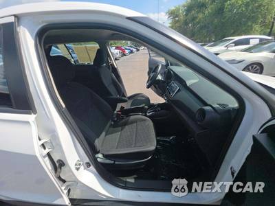 2022 Nissan Kicks S - zdjęcie 15 z 24 - miniatura