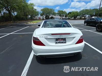 2015 Mercedes-Benz SLK 250 - zdjęcie 4 z 26 - miniatura