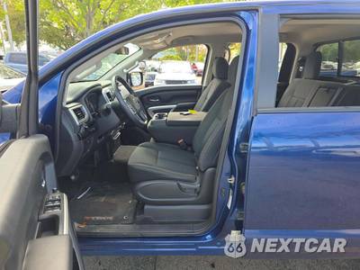 2019 Nissan TITAN SV Crew Cab Short Bed - zdjęcie 6 z 23 - miniatura