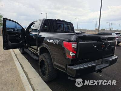 2021 Nissan TITAN PRO-4X Crew Cab Short Bed - zdjęcie 2 z 25 - miniatura