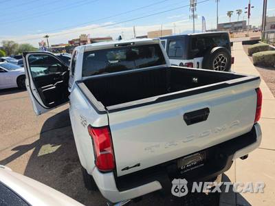 2025 Toyota Tacoma TRD Sport Crew Cab Medium Bed - zdjęcie 2 z 26 - miniatura