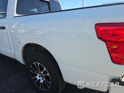 2023 Nissan TITAN SV Crew Cab Short Bed - zdjęcie 18 z 21 - miniatura