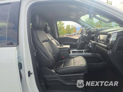 2025 Ford Super Duty F-250 Lariat Crew Cab Medium Bed - zdjęcie 18 z 21 - miniatura