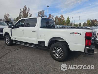 2025 Ford Super Duty F-250 Lariat Crew Cab Medium Bed - zdjęcie 2 z 21 - miniatura