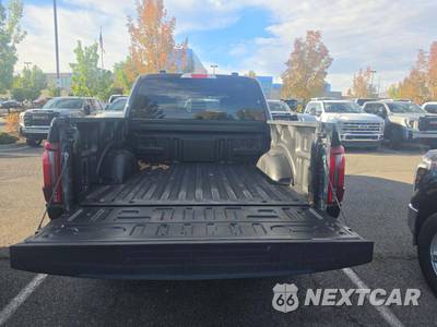 2025 Ford F-150 Lariat Crew Cab Short Bed - zdjęcie 14 z 22 - miniatura