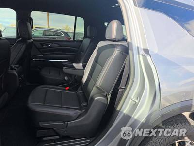 2025 Chevrolet Traverse Z71 - zdjęcie 13 z 24 - miniatura