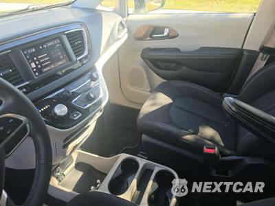 2023 Chrysler Voyager LX 121.6" WB - zdjęcie 7 z 25 - miniatura