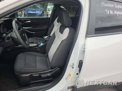 2026 Chevrolet Trax LS - zdjęcie 3 z 19 - miniatura