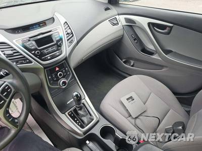 2015 Hyundai Elantra SE Sedan - zdjęcie 10 z 21 - miniatura
