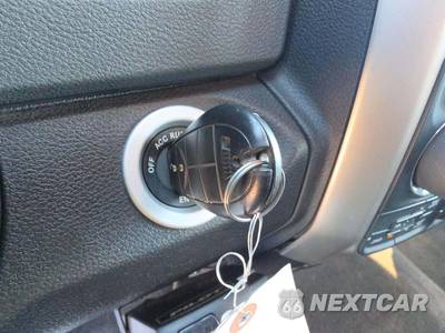 2017 Ram 1500 SLT Crew Cab Medium Bed - zdjęcie 8 z 29 - miniatura