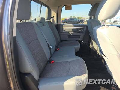 2017 Ram 1500 SLT Crew Cab Medium Bed - zdjęcie 16 z 29 - miniatura