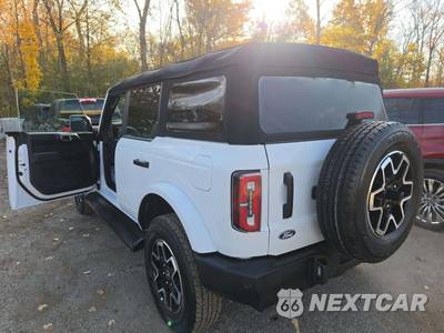 2026 Ford Bronco Outer Banks - zdjęcie 2 z 21 - miniatura