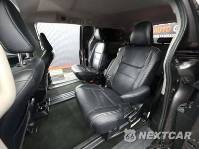 2017 Toyota Sienna SE 8-Passenger 119.3" WB - zdjęcie 13 z 24 - miniatura