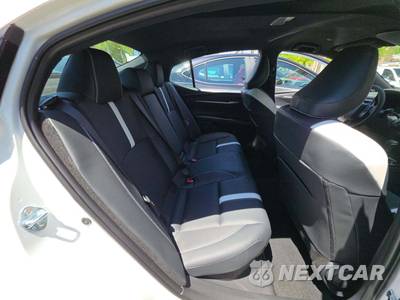 2026 Toyota Camry SE - zdjęcie 16 z 20 - miniatura