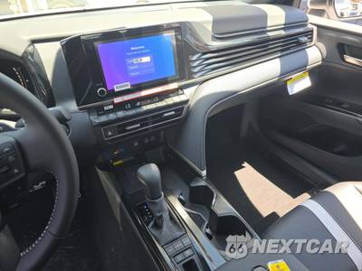 2026 Toyota Camry SE - zdjęcie 10 z 20 - miniatura