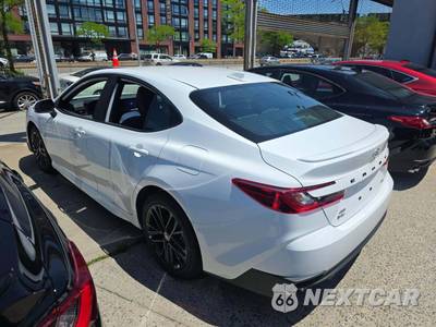 2026 Toyota Camry SE - zdjęcie 2 z 20 - miniatura