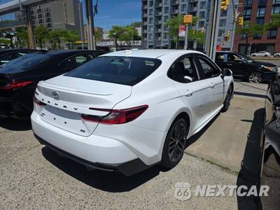 2026 Toyota Camry SE - zdjęcie 3 z 20 - miniatura