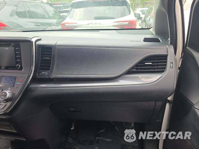 2018 Toyota Sienna SE 8-Passenger 119.3" WB - zdjęcie 20 z 24 - miniatura