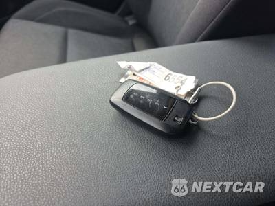2025 Toyota Camry LE - zdjęcie 8 z 22 - miniatura