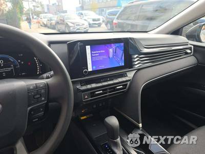 2025 Toyota Camry LE - zdjęcie 10 z 22 - miniatura