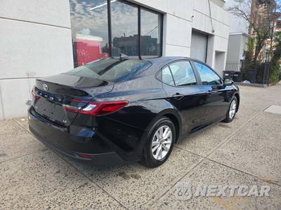 2025 Toyota Camry LE - zdjęcie 3 z 22 - miniatura