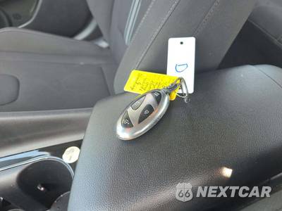 2025 Hyundai Elantra SEL Convenience - zdjęcie 8 z 22 - miniatura