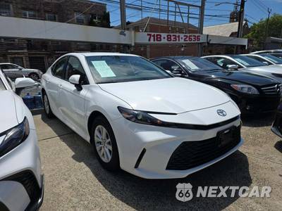 2026 Toyota Camry LE - zdjęcie 4 z 20 - miniatura