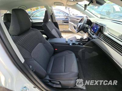 2026 Toyota Camry LE - zdjęcie 18 z 20 - miniatura