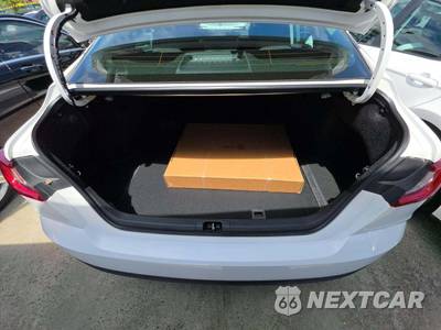 2026 Toyota Camry LE - zdjęcie 14 z 20 - miniatura