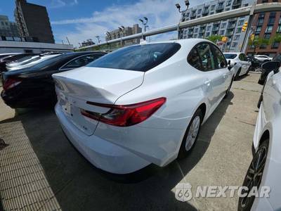 2026 Toyota Camry LE - zdjęcie 3 z 20 - miniatura
