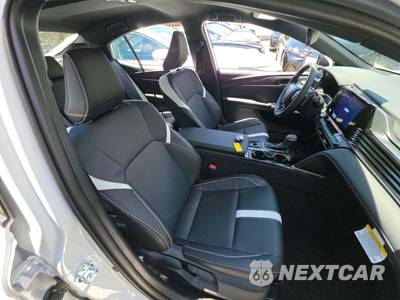 2026 Toyota Camry SE - zdjęcie 18 z 20 - miniatura
