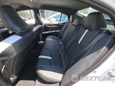 2026 Toyota Camry SE - zdjęcie 13 z 20 - miniatura