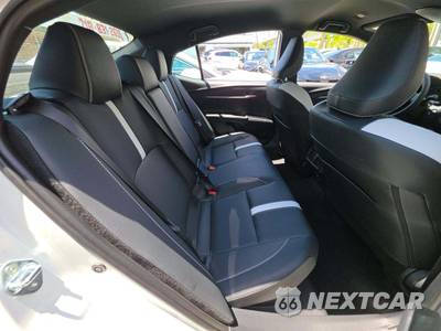2026 Toyota Camry SE - zdjęcie 16 z 20 - miniatura