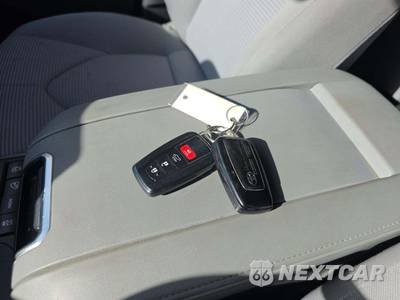 2022 Toyota Highlander LE - zdjęcie 8 z 23 - miniatura