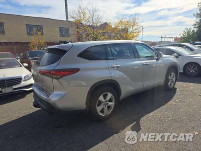 2022 Toyota Highlander LE - zdjęcie 3 z 23 - miniatura