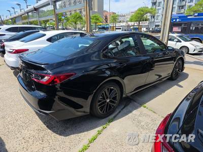 2026 Toyota Camry SE - zdjęcie 3 z 20 - miniatura