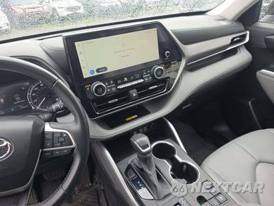 2023 Toyota Highlander XLE - zdjęcie 10 z 31 - miniatura