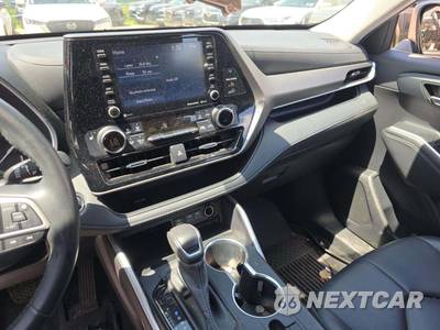 2022 Toyota Highlander XLE - zdjęcie 10 z 30 - miniatura