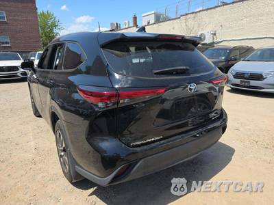 2022 Toyota Highlander XLE - zdjęcie 2 z 30 - miniatura